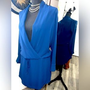 Royal blue mid Dress versatile front long sleeve.